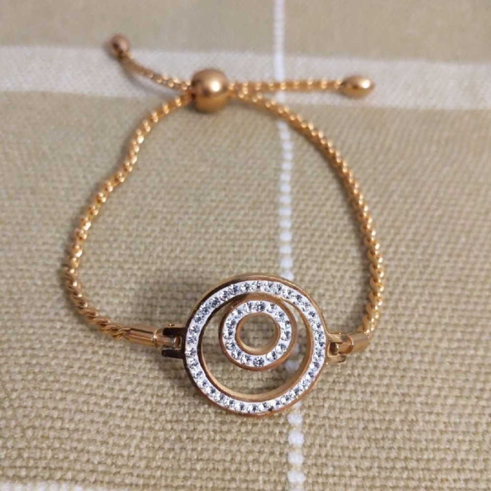 Elegant Gold Plated Bracelet with Crystal Accents
